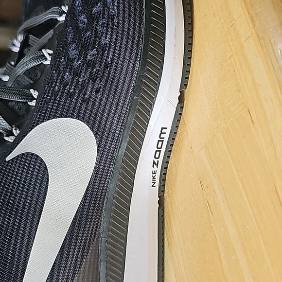 Nike Zoom Sneakers Mens Sz 10.5 Black and White  Excellent Condition - Picture 4 of 10
